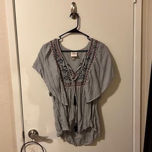 Wide short sleeve top